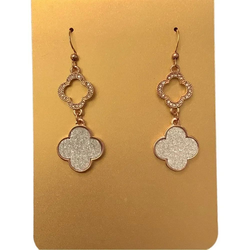 🌼🌼Rose gold tone cloud dangle earrings NWOT🌼🌼